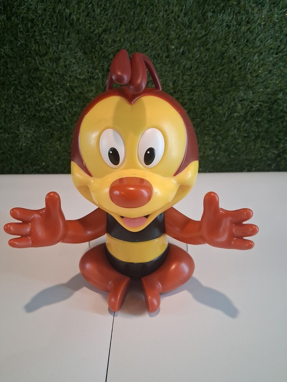 Disney Parks EPCOT Flower Garden Festival Spike The Bee Souvenir Sipper Cup